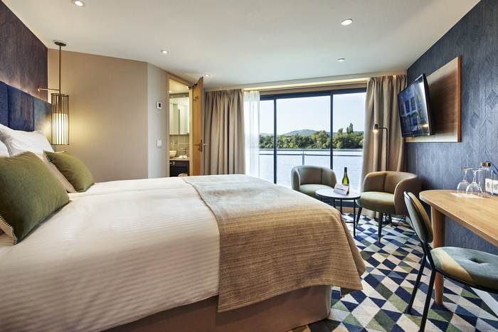 Viva Cruises Viva One - Junior Suite 4.jpg